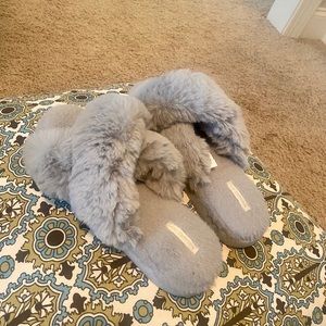 Fuzzy, Fluffy House Slippers ✨ NWT